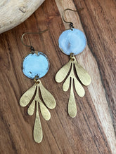 Load image into Gallery viewer, White &amp; Gold Leafs
